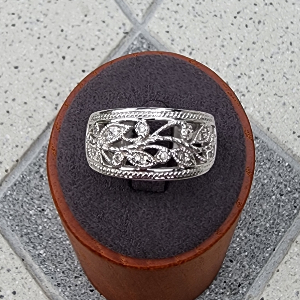 RS Covenant Silver Filigree Vine Floral Crystal Openwork Band Dome Ring - Picture 7 of 11